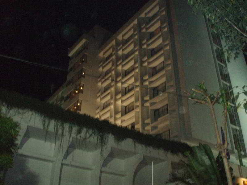 فندق رمادا تشيناي إجمور المظهر الخارجي الصورة